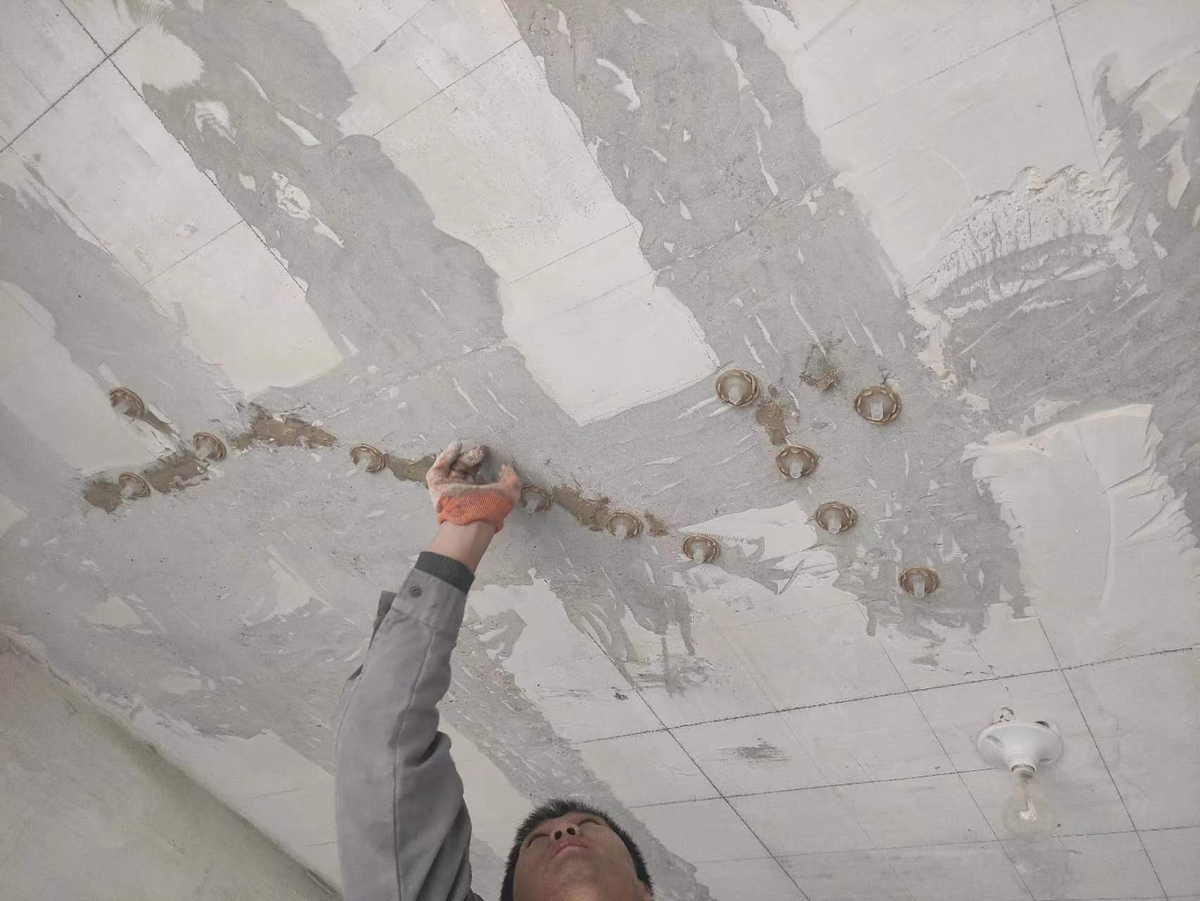 融安混凝土楼板裂缝为什么会开裂?怎么修补?